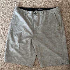 Mens Quicksilver dry fit shorts, size 34, great condition